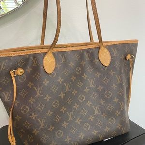 100% Authentic Louis Vuitton MM monogrammed bag